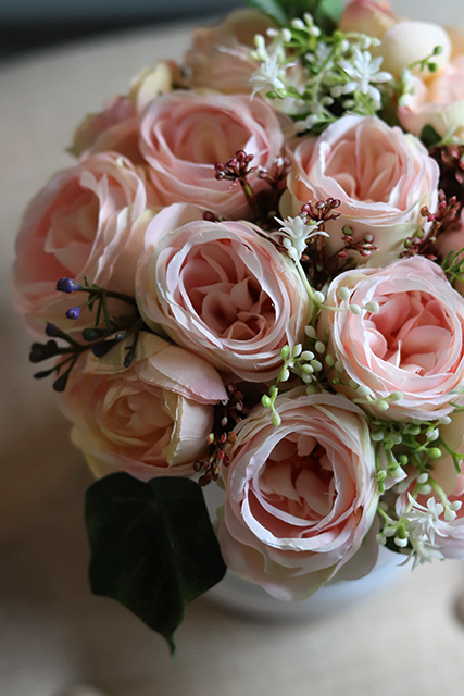 Benata, box / bukiet / kompozycja kwiatowa, wys.23cm