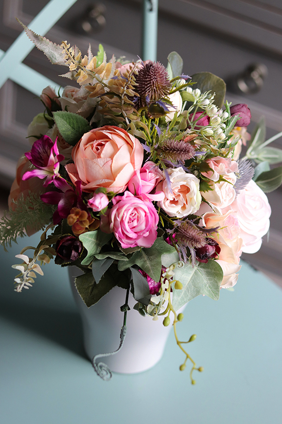 Carmen Canoe Glamour, kompozycja kwiatowa w stylowej donicy, wys.35cm