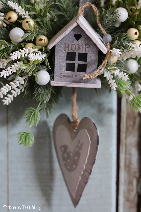 Domenita, uroczy wianek z sercem - zawieszką, śr.30cm