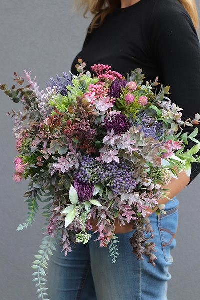 kompozycja kwiatowa w ceramicznym naczyniu, Verona Medina Big, wys.33cm