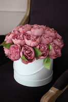 Rullena, elegancki bukiet / flowerbox / kompozycja z peonii, wys.30cm