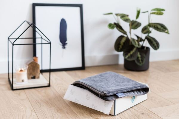 poduszka dekoracyjna welurowa, Velvetia, szary ciepły, wym.50x50cm 