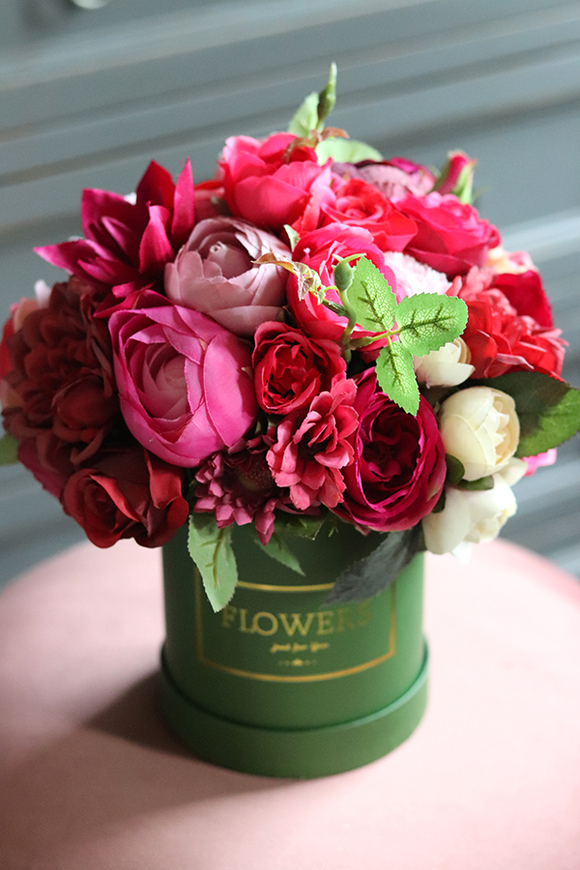 flowerbox z różowych kwiatów, Terenota Green, wys.28cm
