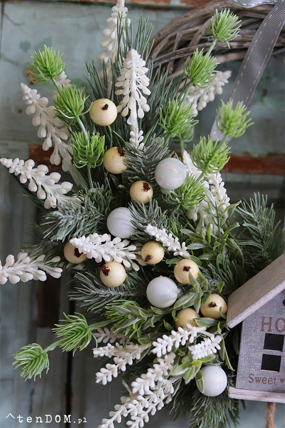 Domenita, uroczy wianek z sercem - zawieszką, śr.30cm