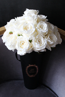 kompozycja kwiatowa / bukiet Flowerbox Roses, wys.45cm