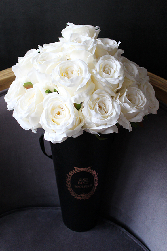 kompozycja kwiatowa / bukiet Flowerbox Roses, wys.45cm