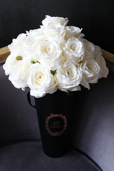 kompozycja kwiatowa / bukiet Flowerbox Roses, wys.45cm