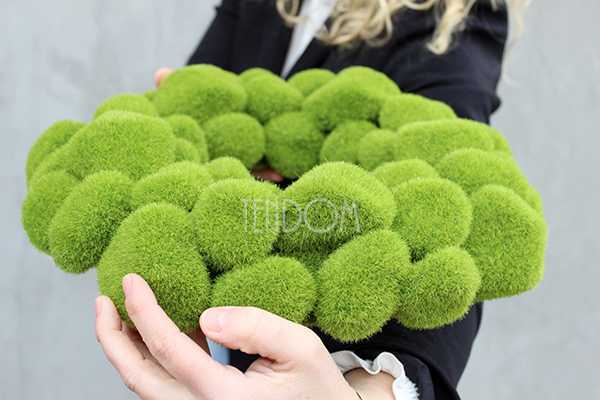 wianek z omszałych kamieni, śr. 36cm 