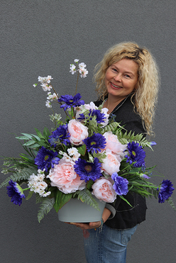 kompozycja nagrobna Niebieskie Gerbery, wys.56cm 