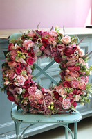 duży kwiatowy wianek na drzwi, Honorra, śr.50cm