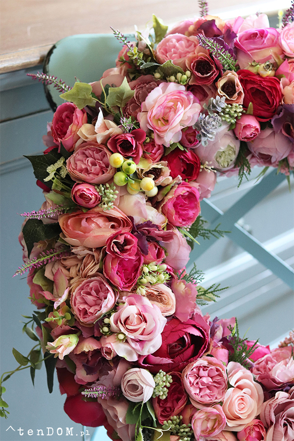 duży kwiatowy wianek na drzwi, Honorra, śr.50cm