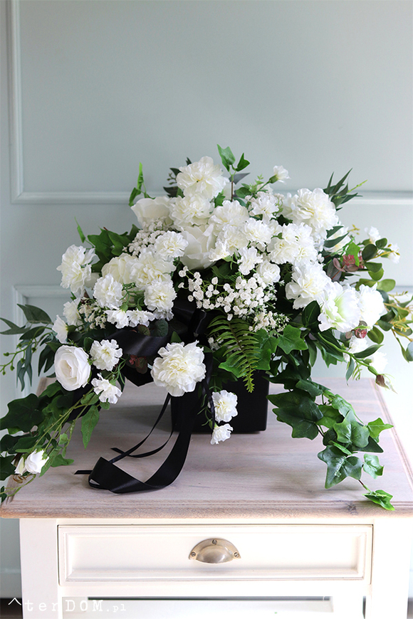 Malano 2, kompozycja kwiatowa / dekoracja nagrobna, wys.48cm 