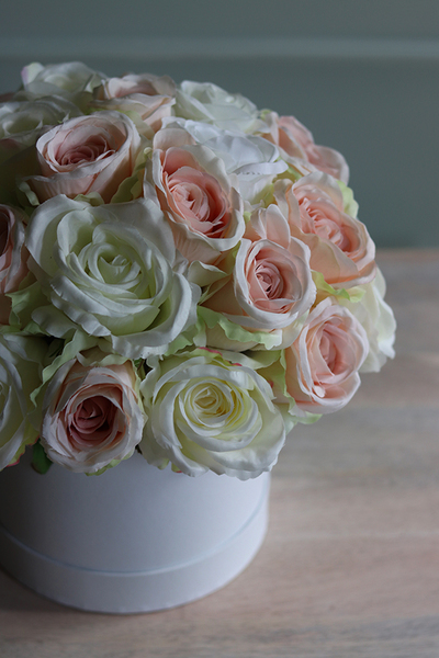 elegancki flowerbox pełen róż Joel, wys.30cm