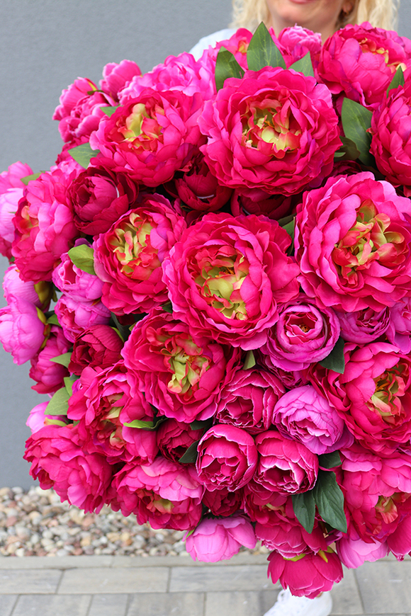 bogaty kosz z różowymi peoniami Loritta, wym.80x80cm