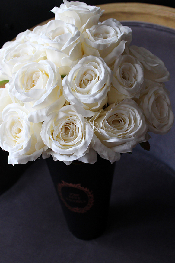 kompozycja kwiatowa / bukiet Flowerbox Roses, wys.45cm