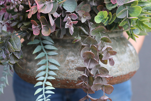 kompozycja kwiatowa w ceramicznym naczyniu, Verona Medina Big, wys.33cm