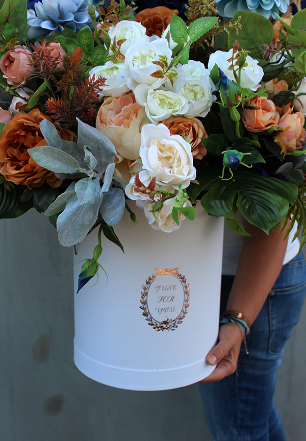 box, flowerbox, kompozycja kwiatowa Marzenia, wym.70x70x60cm 