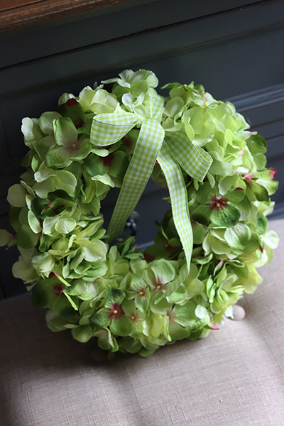 jasnozielona Hortensja wianek na drzwi, śr.25cm
