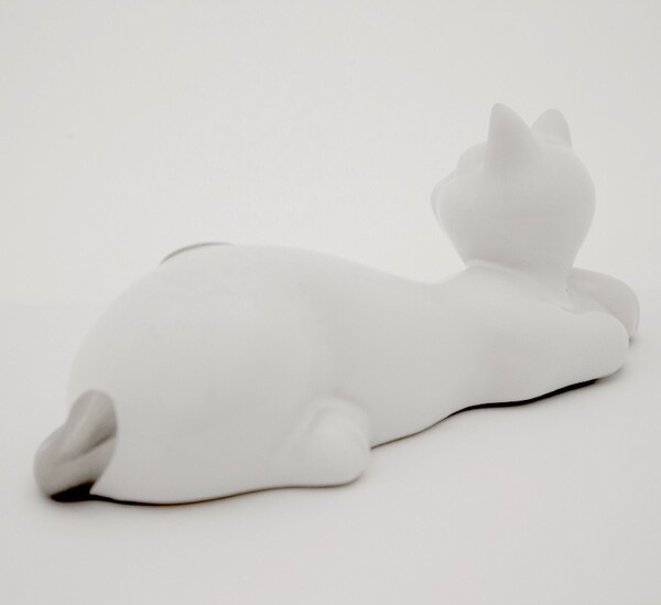 ceramiczna figurka Kot leżący B, wym.6.5x16x6cm