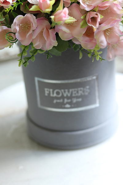 Velveto Refani, welurowy flowerbox z różowymi kwiatami, wys.34cm