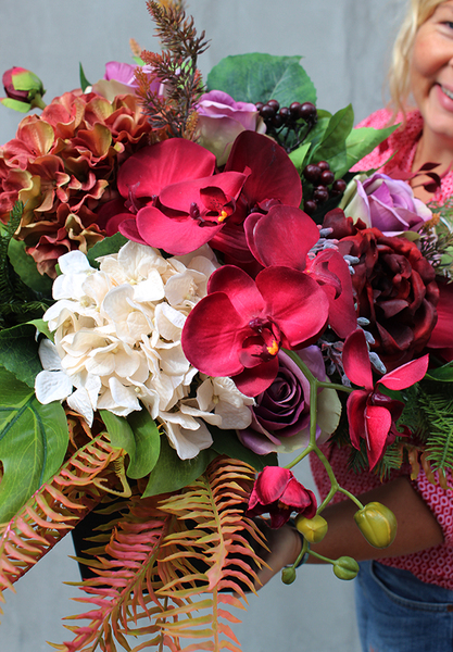 Adriana, elegancka kompozycja nagrobna w nasyconych barwach, wym.54x65x68cm 