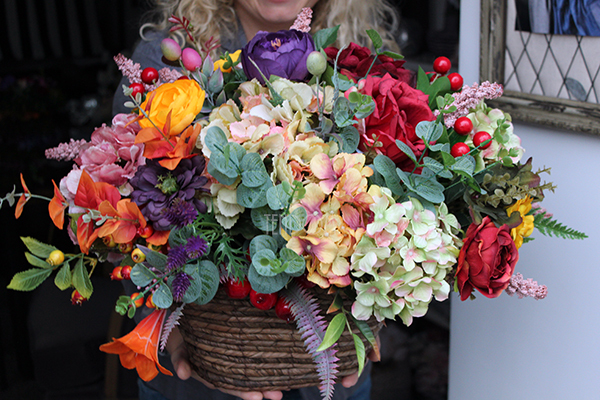 Mgła nad Polami jesienna kompozycja kwiatowa / bukiet w koszu 37x55x40cm 