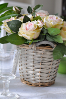 bogaty kosz z bladoróżowymi różami Romance 33x30x30cm