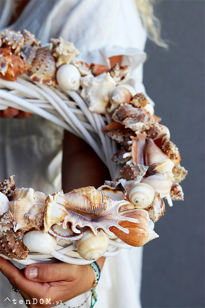 Bogactwo Plaży, marynistyczny wianek z brązowymi muszlami, śr.38cm