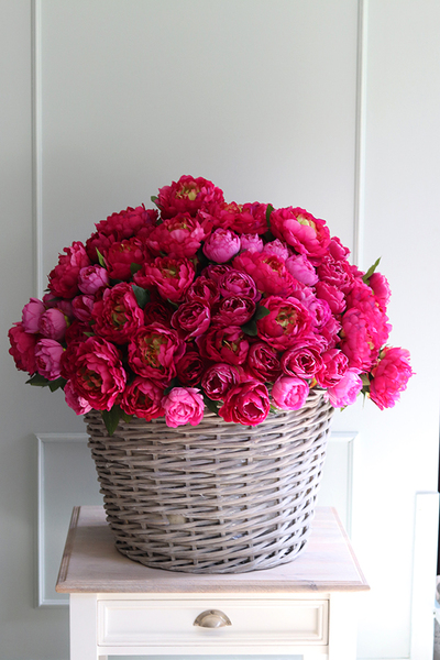 bogaty kosz z różowymi peoniami Loritta, wym.80x80cm