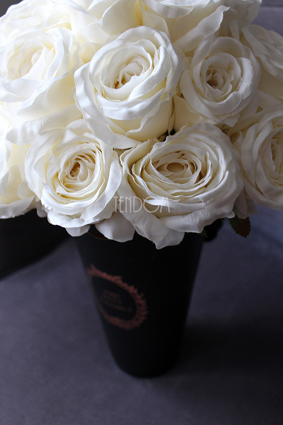 kompozycja kwiatowa / bukiet Flowerbox Roses, wys.45cm