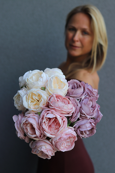 bukiet piwonii, English Rose, róż, dł.27cm