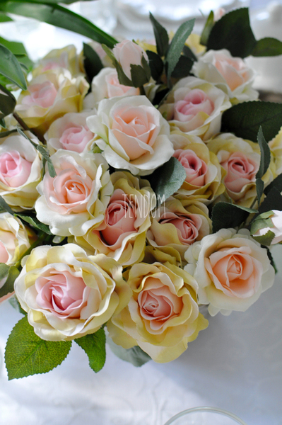 bogaty kosz z bladoróżowymi różami Romance 33x30x30cm