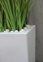 Delano, kompozycja w białej donicy z trawami, wym.196cm