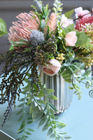 Jasmina Pintello, bukiet kwiatowy w szklanym wazonie, wys.27cm