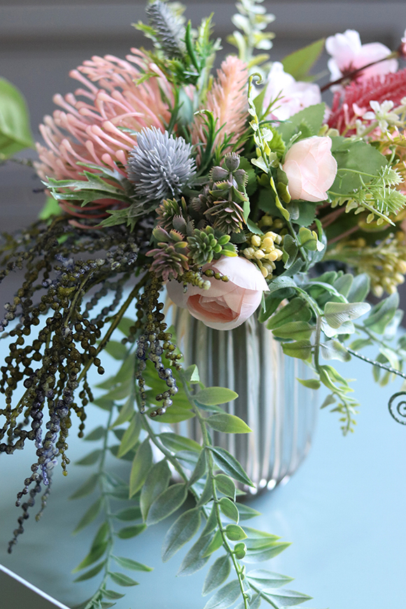 Jasmina Pintello, bukiet kwiatowy w szklanym wazonie, wys.27cm