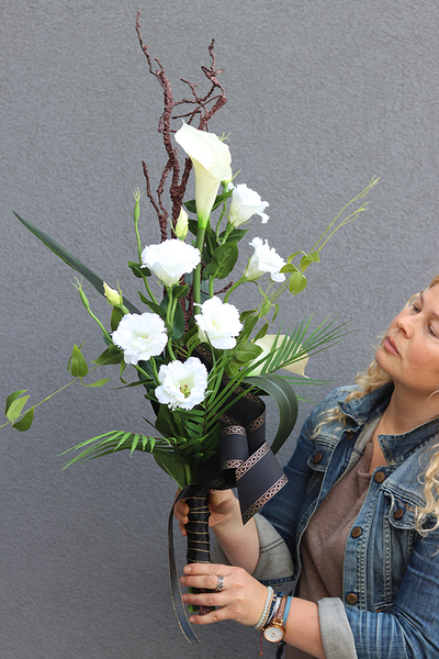 Karlitto Premium, bukiet nagrobny z kallą i eustomą, dł.70cm