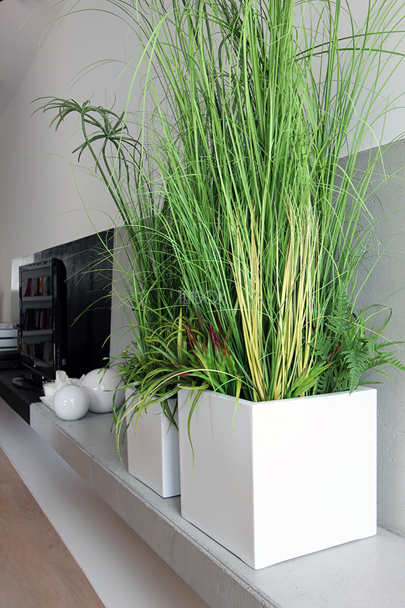 kompozycja Trawy IV Minimalism w białej donicy, wys.110cm