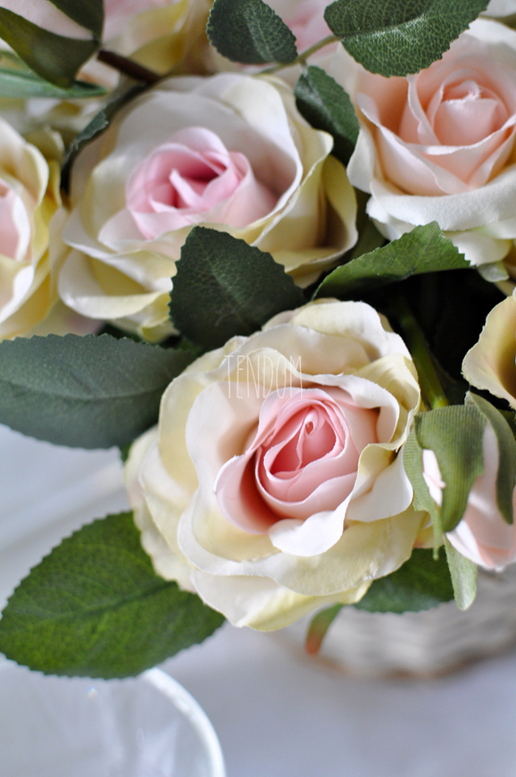 bogaty kosz z bladoróżowymi różami Romance 33x30x30cm