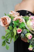 dekoracja, wiązanka nagrobna Blady Róż, wym.60cm