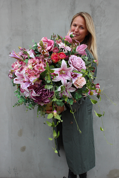 Lilia kompozycja kwiatowa / bukiet wys.75cm, śr.60cm