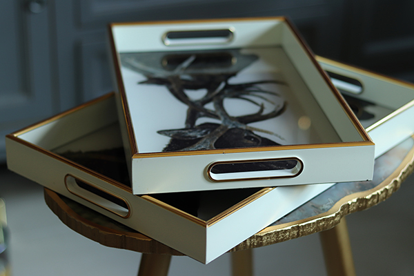 OD RĘKI Decoradore, elegancka taca z wizerunkiem jeleni, wym.45x30x4cm