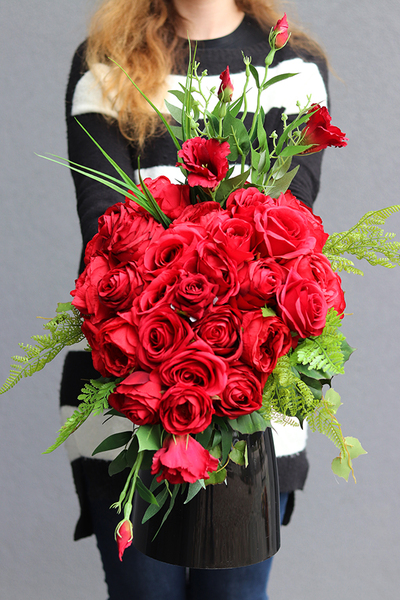 Czerwona Rosana, bukiet nagrobny w kształcie serca, wym.72x52cm