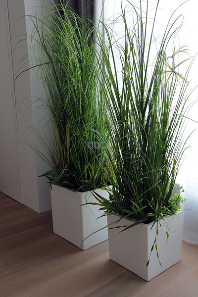 kompozycja Trawy IV Minimalism w białej donicy, wys.110cm