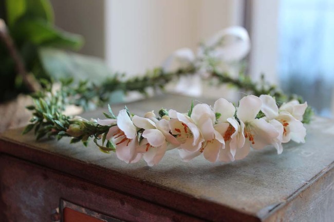 Britta komunijny kwiatowy wianek na głowę, rozmiar uniwersalny