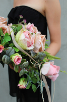 dekoracja, wiązanka nagrobna Blady Róż, wym.60cm