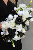 piękna kompozycja kwiatowa Black&White wys.26cm