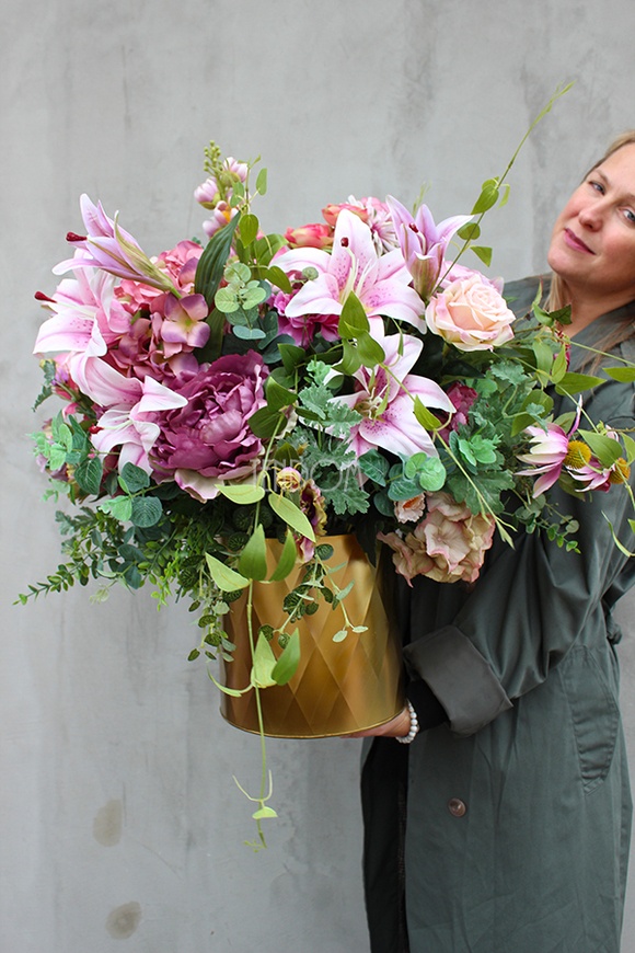 Lilia kompozycja kwiatowa / bukiet wys.75cm, śr.60cm