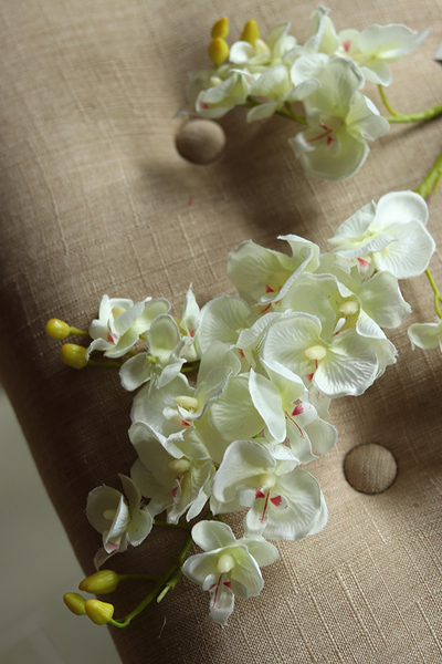 gałązka kwiatowa, drobny sztuczny storczyk / orchidea Biały, 1 szt, dł.70cm