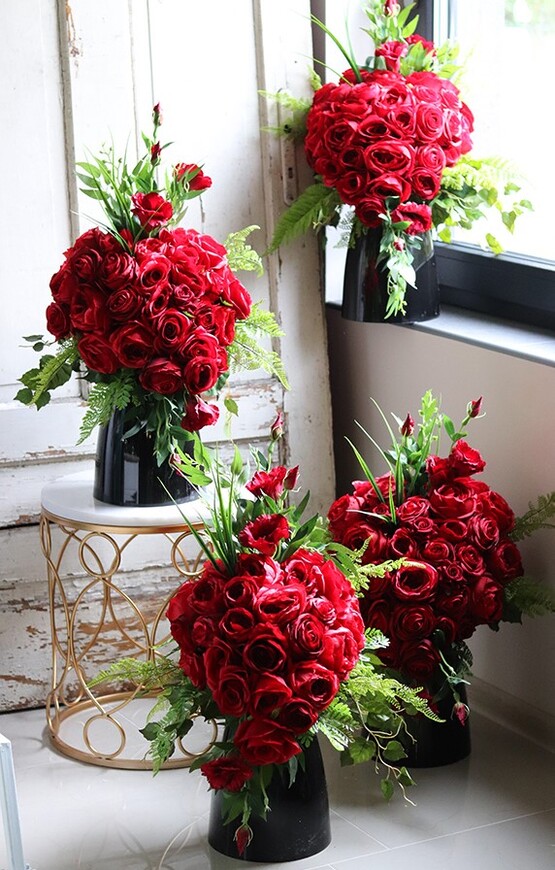 Czerwona Rosana, bukiet nagrobny w kształcie serca, wym.72x52cm