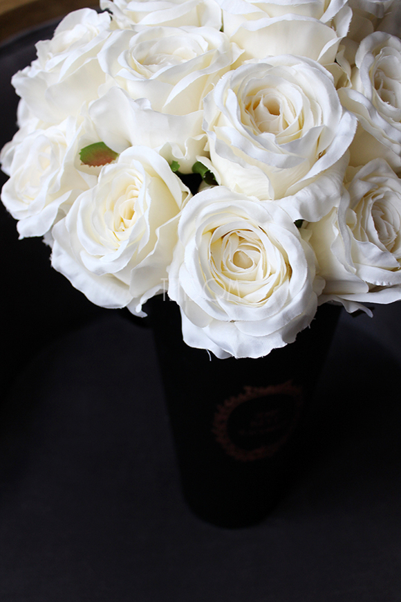 kompozycja kwiatowa / bukiet Flowerbox Roses Heart wys.45cm